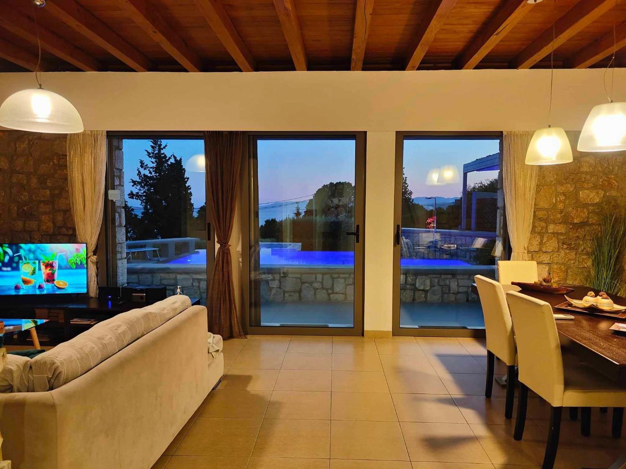 Villa Costamare - Enjoy Lazy Days On The Private Pool-jacuzzi *