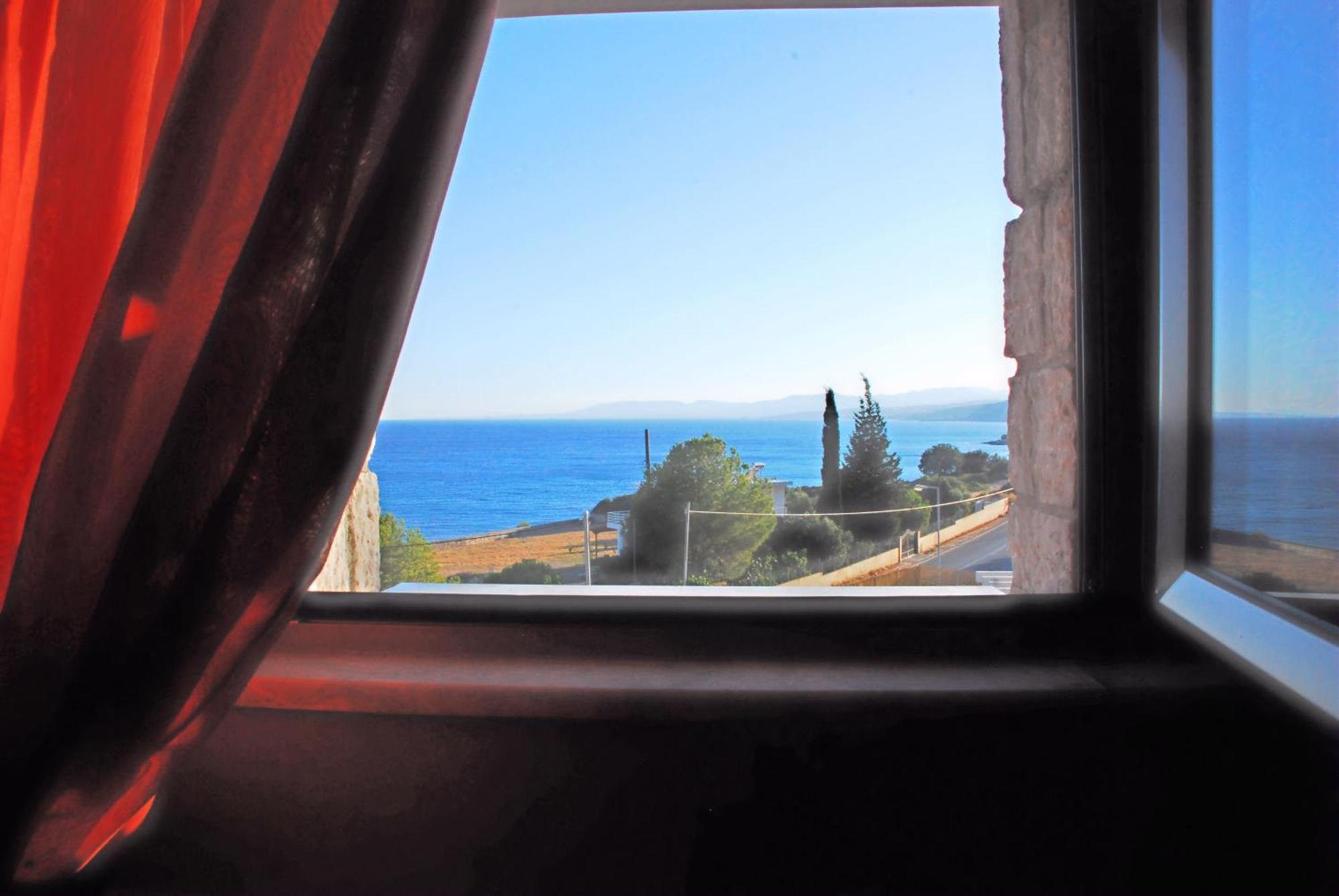 Costamare - Enjoy Lazy Days On The Private Pool-jacuzzi Villa *