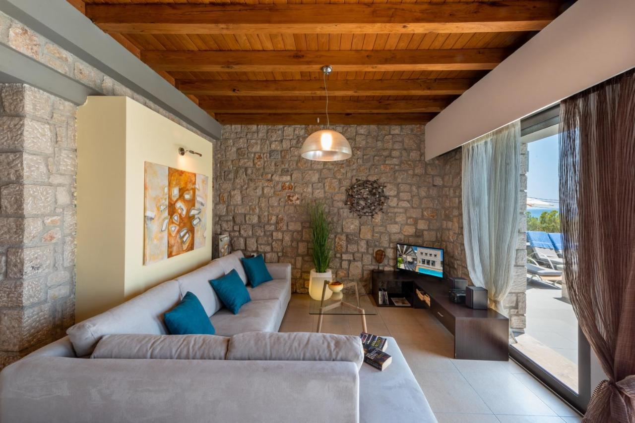 Villa Costamare - Enjoy Lazy Days On The Private Pool-jacuzzi Pefki