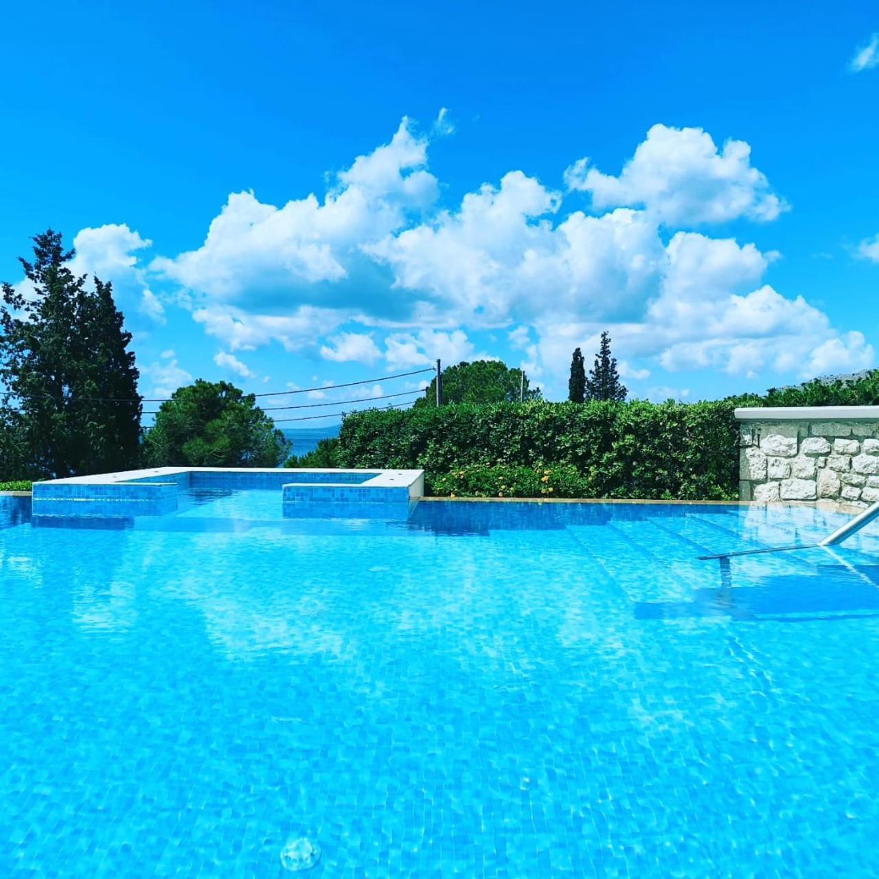 Villa Costamare - Enjoy Lazy Days On The Private Pool-jacuzzi *
